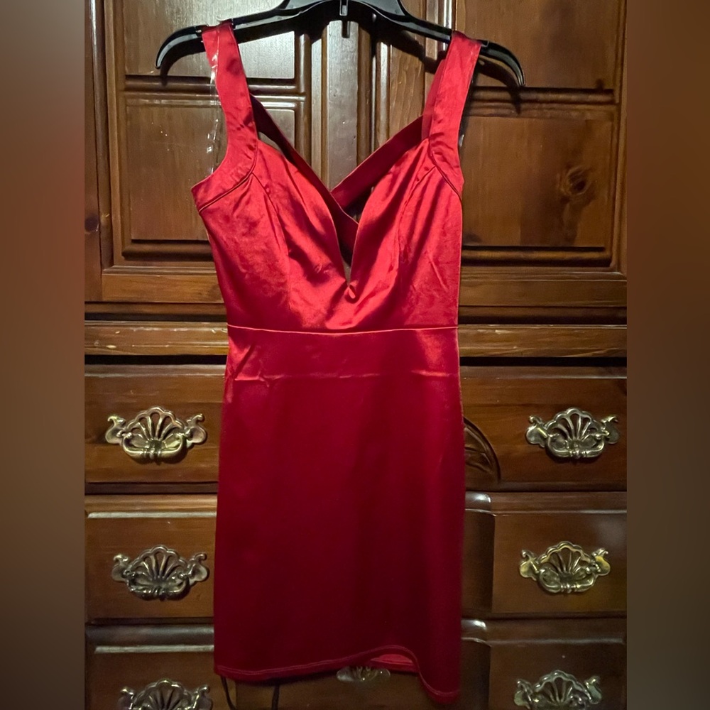 Red V-Neck Sheath Cocktail Dress